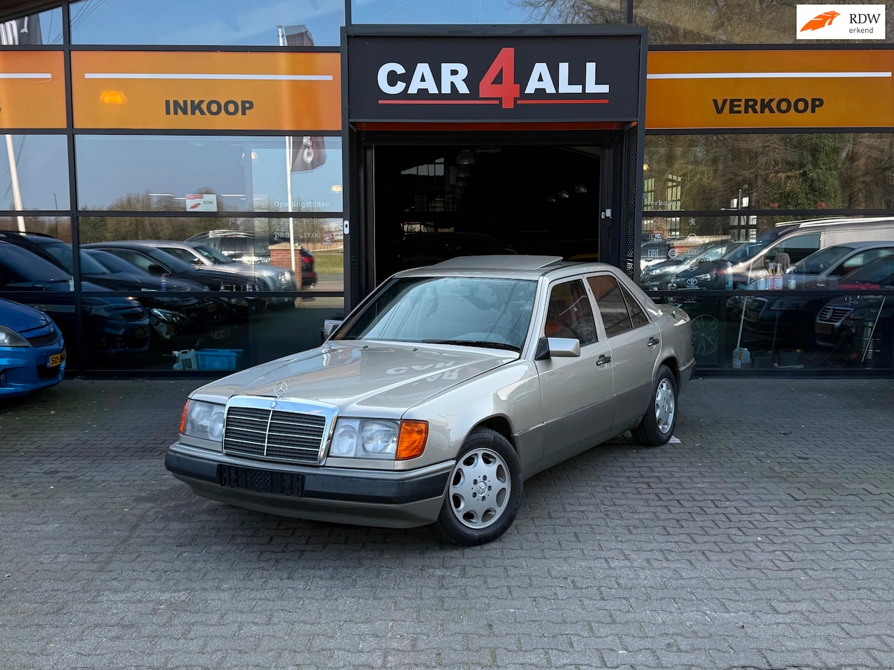 Mercedes-Benz 200-500 (W124) - 300 E SCHUIFDAK/DOCUMENTATIE AANWEZIG - AutoWereld.nl