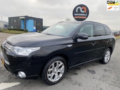 Mitsubishi Outlander - 2014 * 2.0 PHEV Instyle+ * AUTOMAAT * NAVI * LMV * LED * PDC