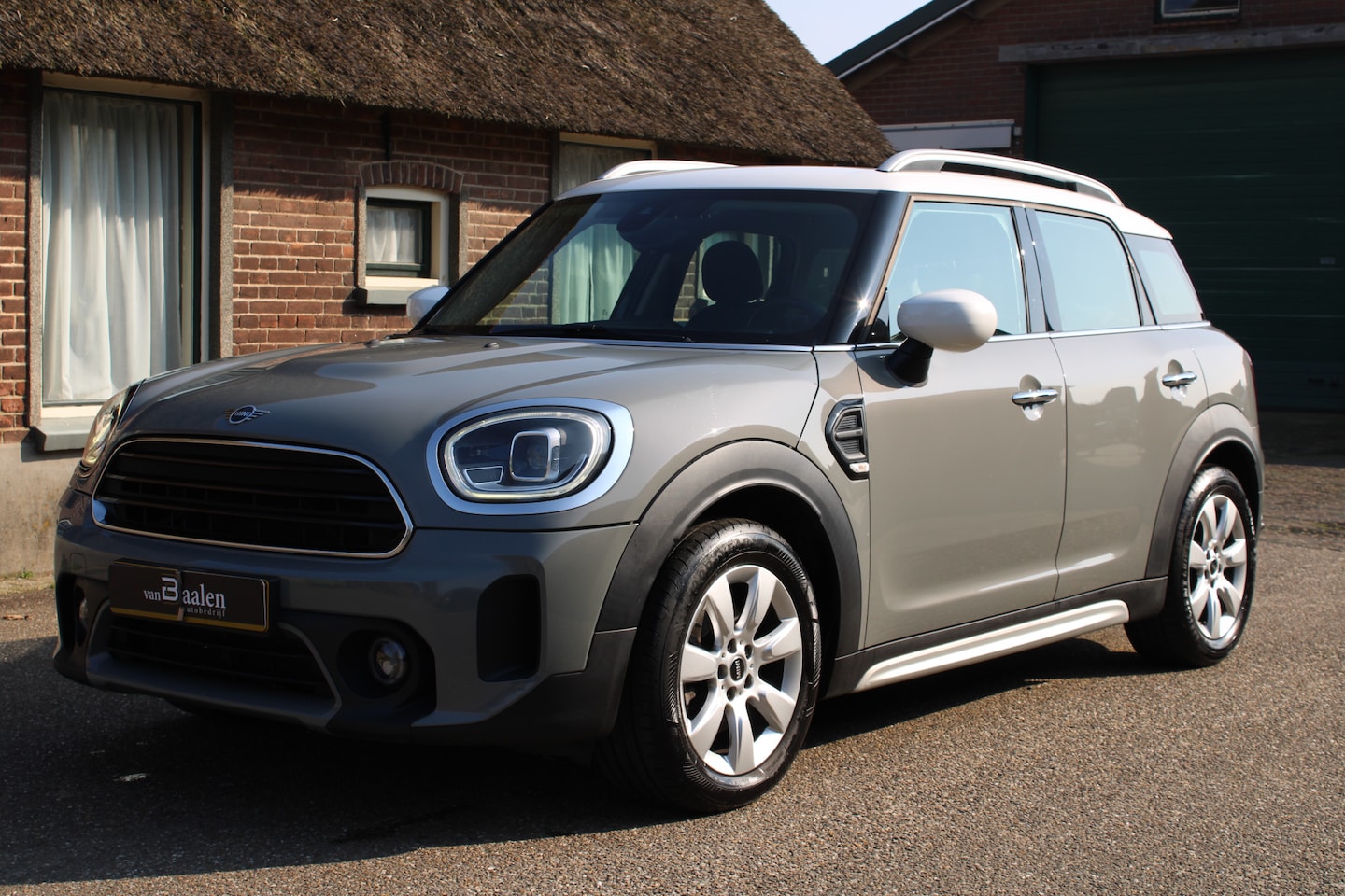 MINI Countryman - Mini 1.5 Cooper Business Edition NAVI ECC LED AUTOM 142000KM!!! - AutoWereld.nl