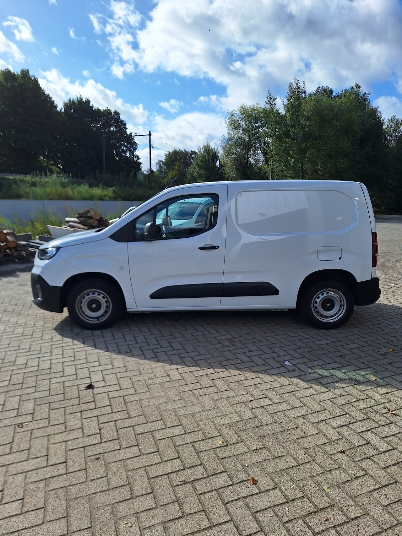Fiat Doblò Cargo - 1.5D 100pk S&S L1 650kg - AutoWereld.nl