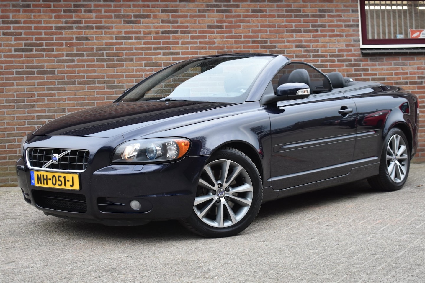 Volvo C70 Convertible - 2.5 T5 Summum '09 Xenon Leder Clima Navi Cruise Inruil mogelijk - AutoWereld.nl