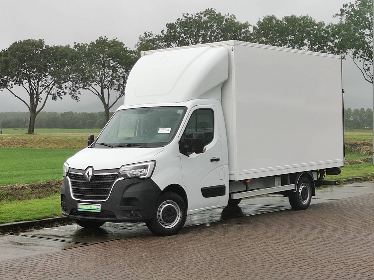 Renault Master - T35 2.3 dCi 165pk Bakwagen Laadklep Camera Navi Airco - AutoWereld.nl