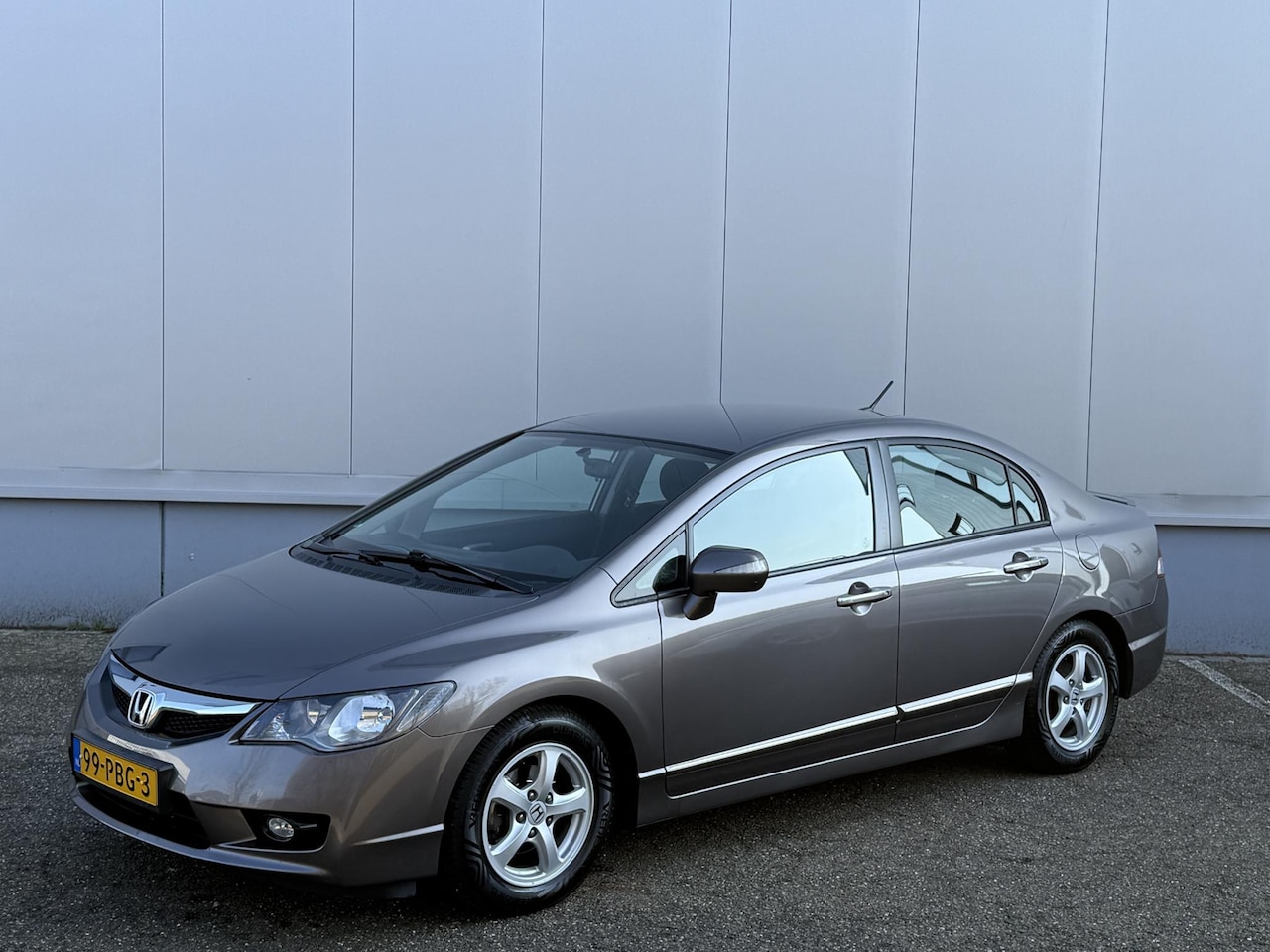 Honda Civic - 1.3 Hybrid Elegance Automaat Clima PDC Stoelverwarming Cruise Control 132.000 km - AutoWereld.nl