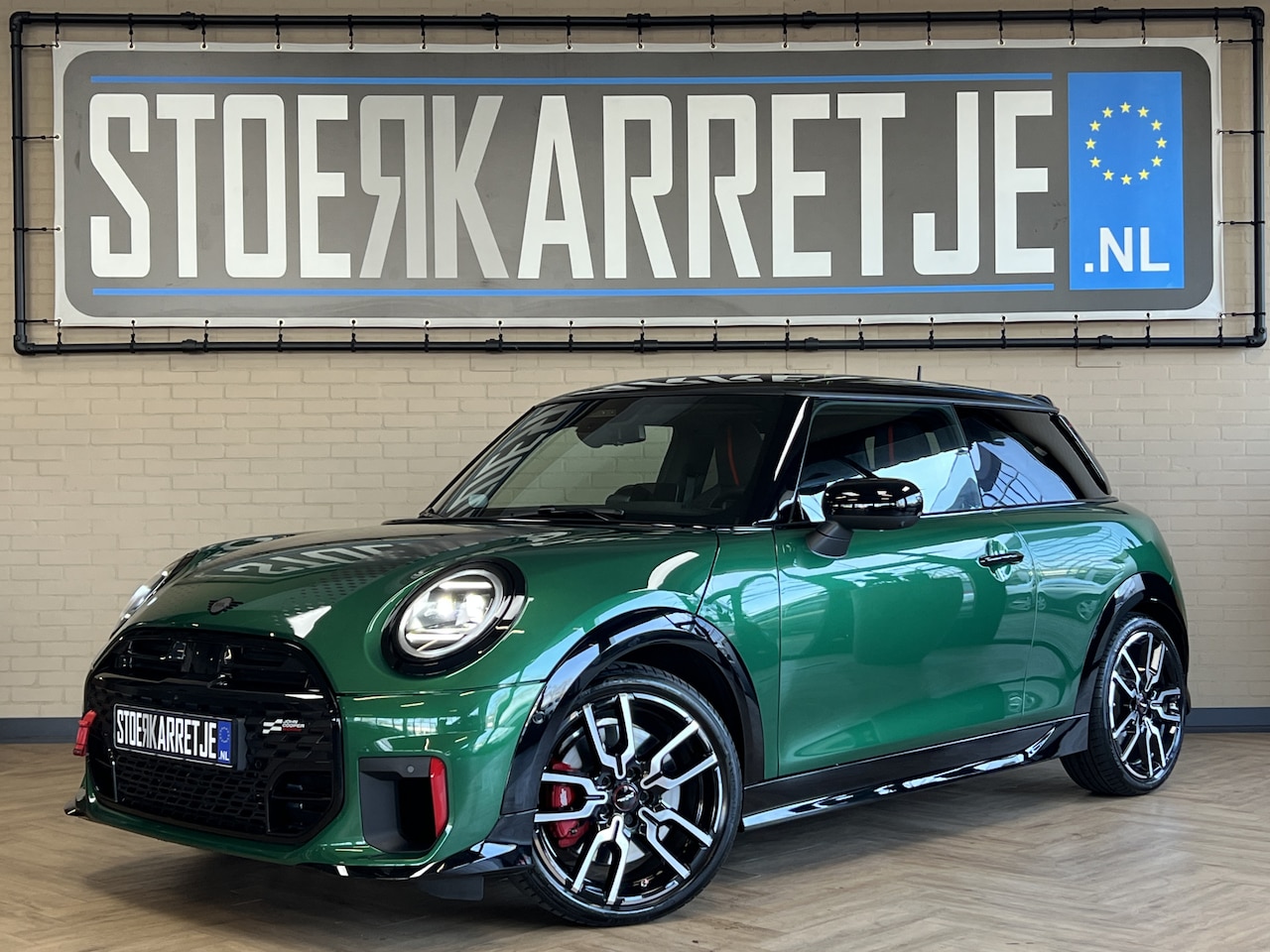 MINI John Cooper Works - Mini 2.0 JCW 232PK XL Navi | H&K | HUD | Pano | Led | 360 | Keyless | Carplay | Fabrieksga - AutoWereld.nl