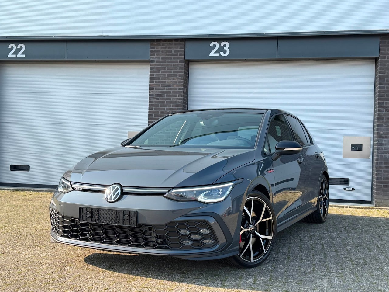 Volkswagen Golf - GTI PANO/H&K/IQ/CAMERA/DSG - AutoWereld.nl