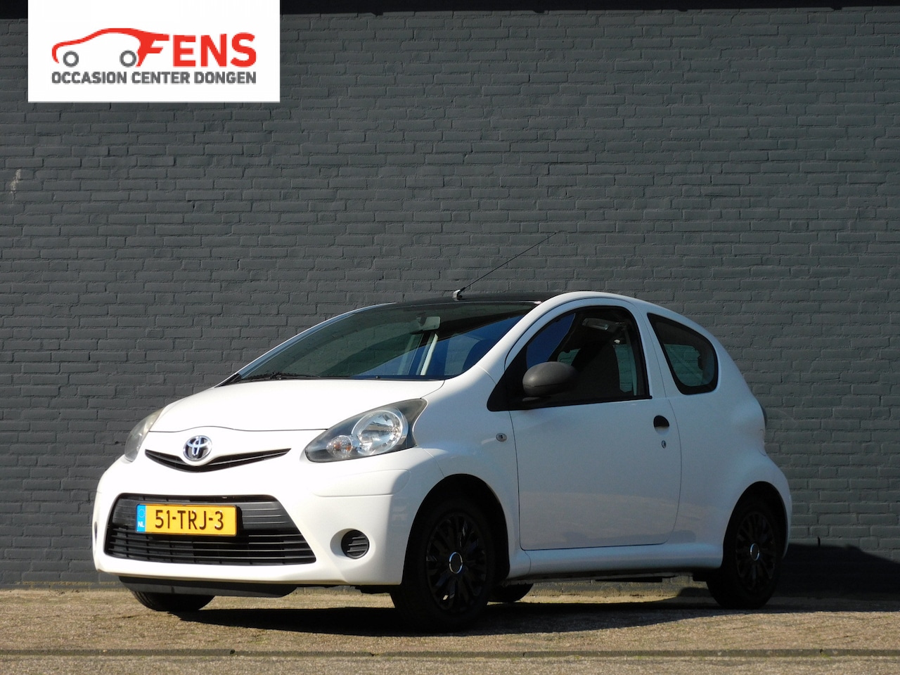 Toyota Aygo - 1.0 VVT-i Access NETTE AUTO! APK T/M 4-3-2027! BLUETOOTH! AUX! - AutoWereld.nl