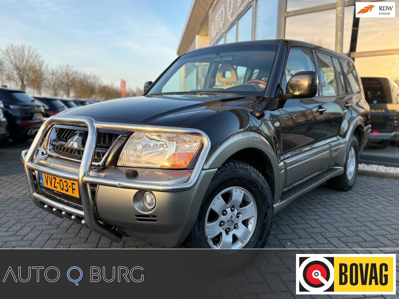Mitsubishi Pajero - 3.2 Di-D GLS LB HR | Automaat | Panorama | Goed onderhouden | 4x4 | Leder | Climate | Trek - AutoWereld.nl