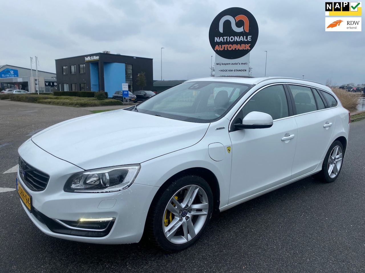 Volvo V60 - 2013 * 2.4 D6 AWD Plug-In Hybrid Summum * AUTOMAAT * LED * LMV * ELEC.RAMEN * - AutoWereld.nl