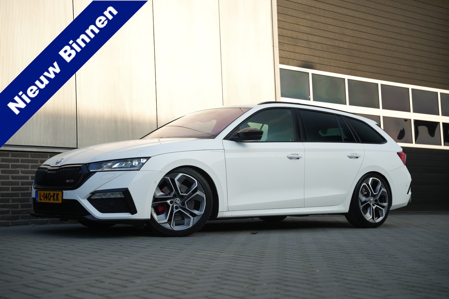 Skoda Octavia Combi - 2.0 TSI 245 pk RS Matrix-Led/ Pano-Dak/ Kuipstoelen/ Adapt.Cruise/ Adapt. Onderstel/ Carpl - AutoWereld.nl