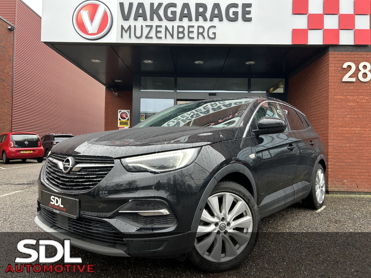 Opel Grandland X - 1.6 Turbo 300PK!! Hybrid4 Innovation // FULL LED // APPLE CARPLAY / ANDROID AUTO // CAMERA - AutoWereld.nl