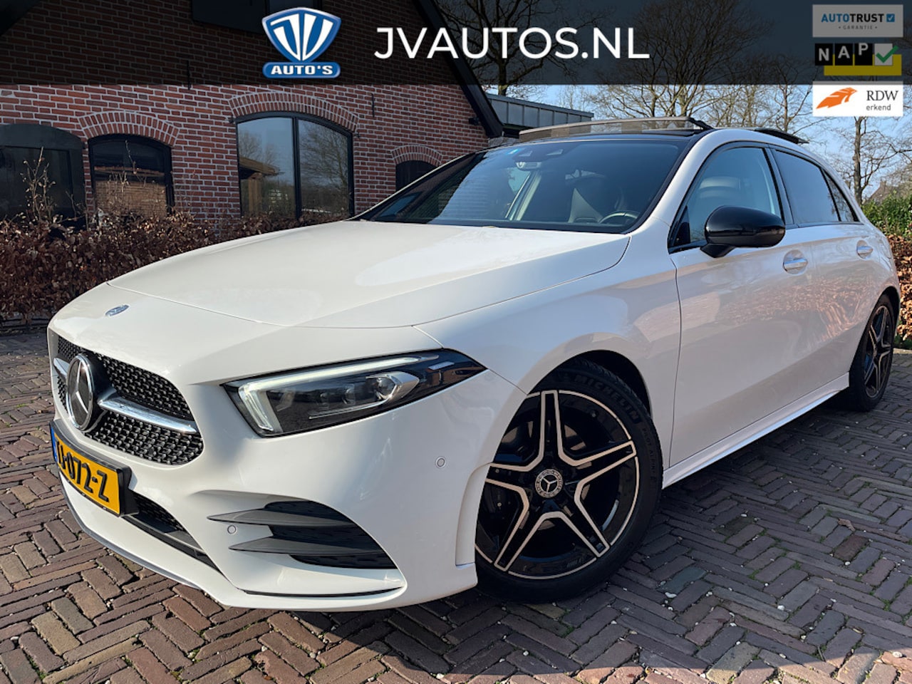Mercedes-Benz A-klasse - 200 AMG,panoramadak,sfeerverlichting,burmeister,360 camera - AutoWereld.nl