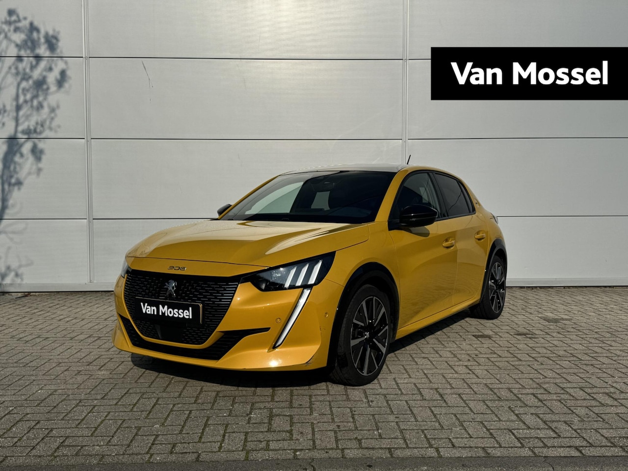 Peugeot 208 - 1.2 PureTech GT | Panoramadak | Parkeerhulp | Cruise Control | Apple Carplay/Android Auto - AutoWereld.nl
