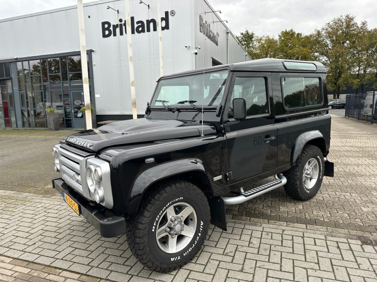 Land Rover Defender - 90 2.4 TD4 SVX 2008 *4-peroons *Airco *Recaro *Standkachel *Dakje - AutoWereld.nl