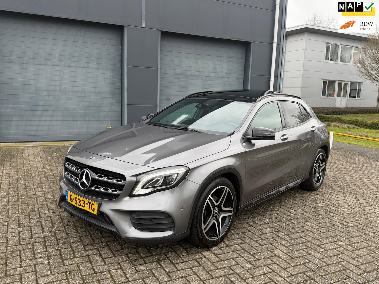 Mercedes-Benz GLA-Klasse - 180 Business Solution automaat 2019 pano - AutoWereld.nl
