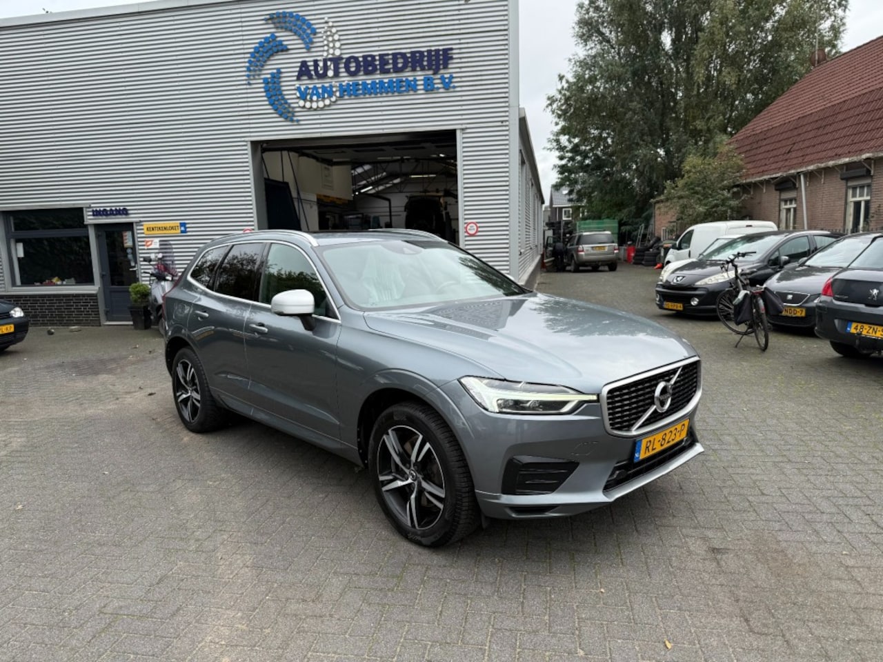 Volvo XC60 - 2.0 D4 AWD R-Design 2.0 D4 AWD R-DESIGN - AutoWereld.nl