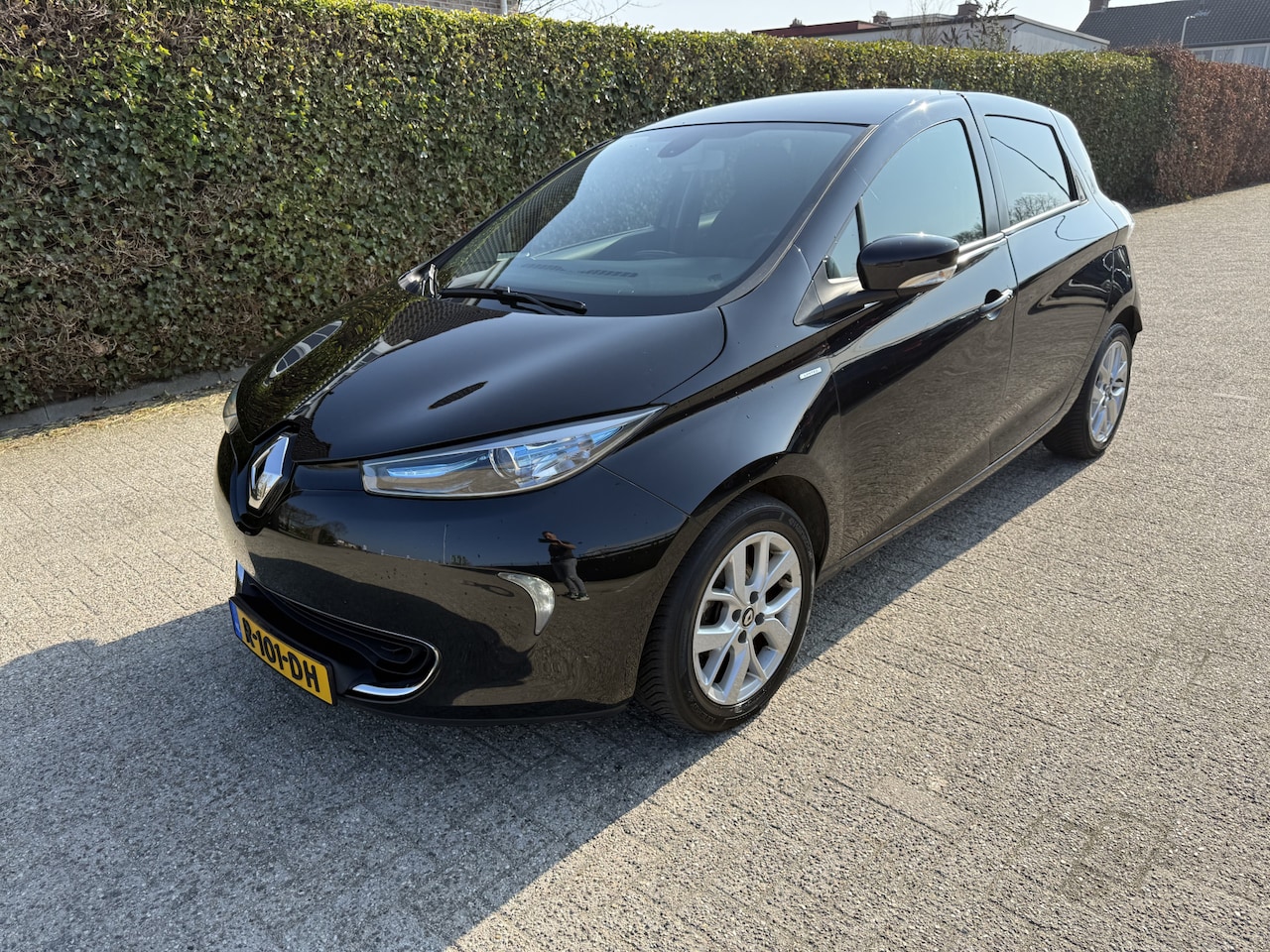 Renault Zoe - Limited 44 kWh (huur Accu) Navi,bose, stoelverw.boekjes ! - AutoWereld.nl