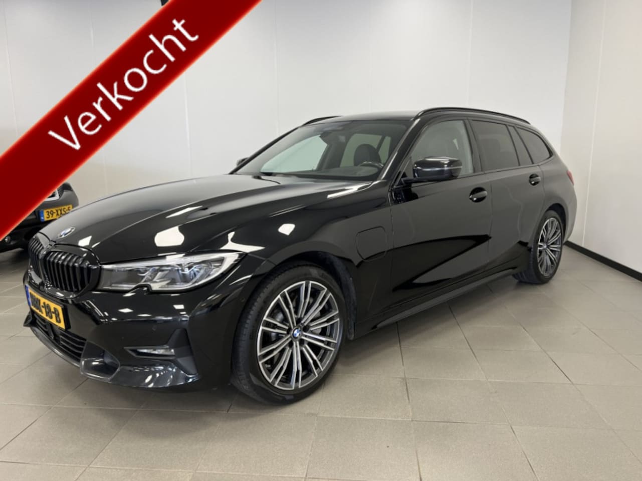 BMW 3-serie Touring - 330e High Executive / Plug-in Hybride / Elec.Trekh. / head-up / leder / - AutoWereld.nl