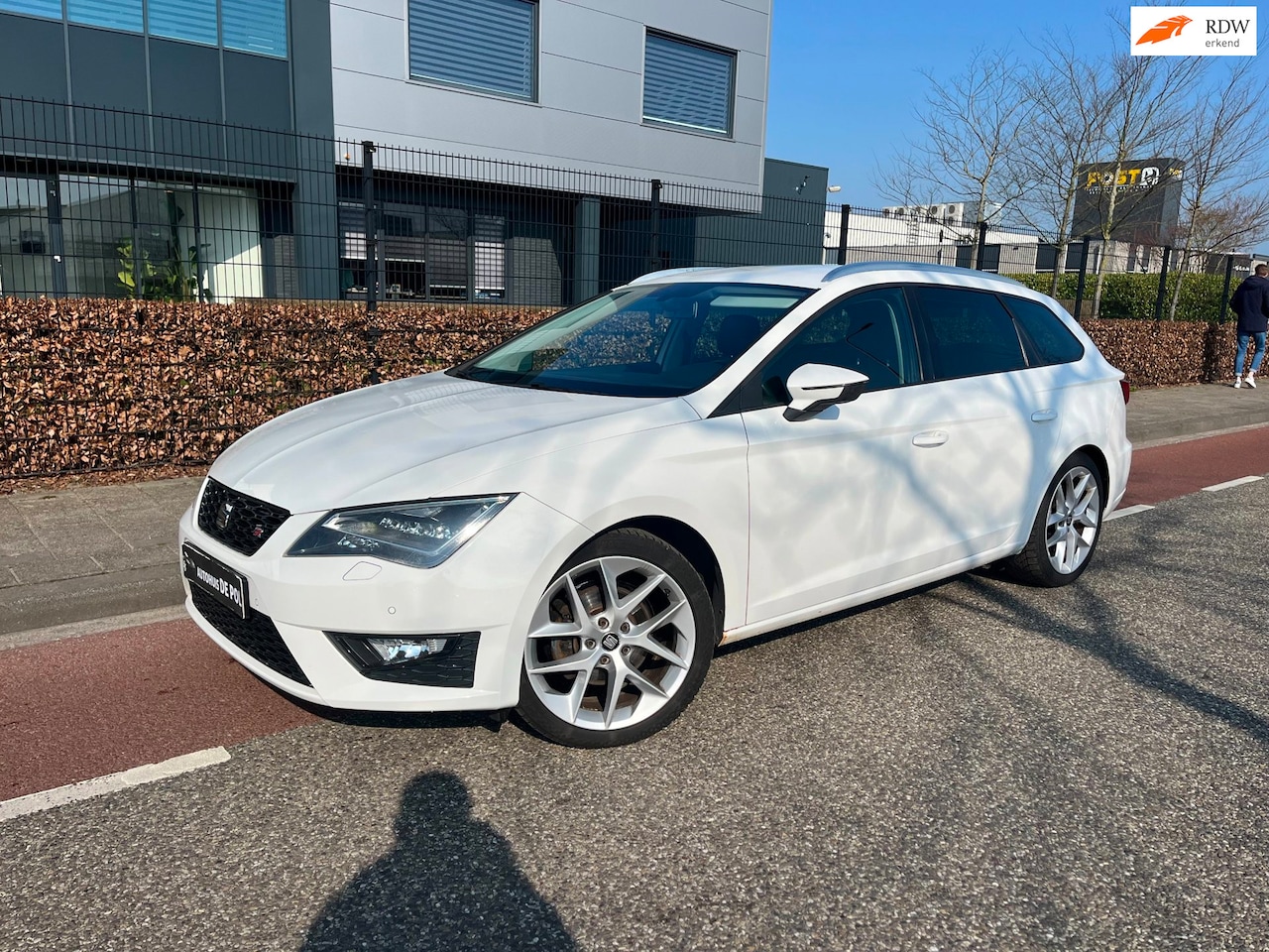 SEAT Leon ST - 1.4 EcoTSI FR Connect Cruise/Climate-Control Bluetooth Parkeersensoren-Voor/Achter Stuur/S - AutoWereld.nl