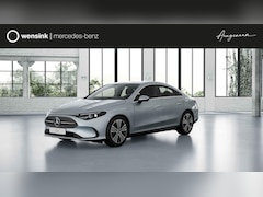 Mercedes-Benz CLA-Klasse - 180 Business Solution Luxury | Dodehoekassistent | Panoramadak | Stoelverwarming | LED kop