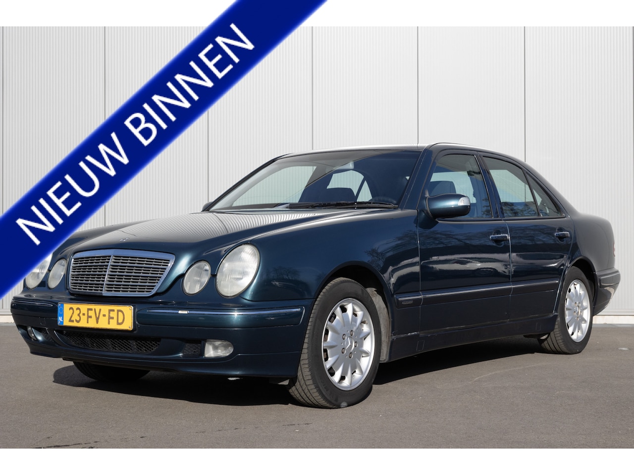 Mercedes-Benz E-klasse - 240 | NAP | NL-AUTO | 6 CILINDER | HISTORIE AANWEZIG - AutoWereld.nl