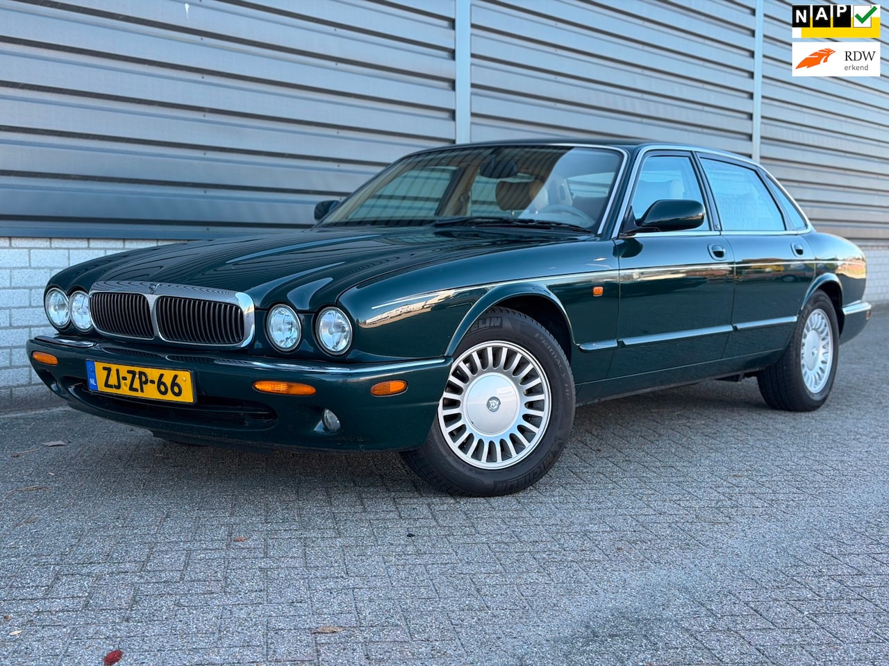 Jaguar XJ - 3.2 V8 Executive Uniek 143.000KM Automaat NAP!! - AutoWereld.nl