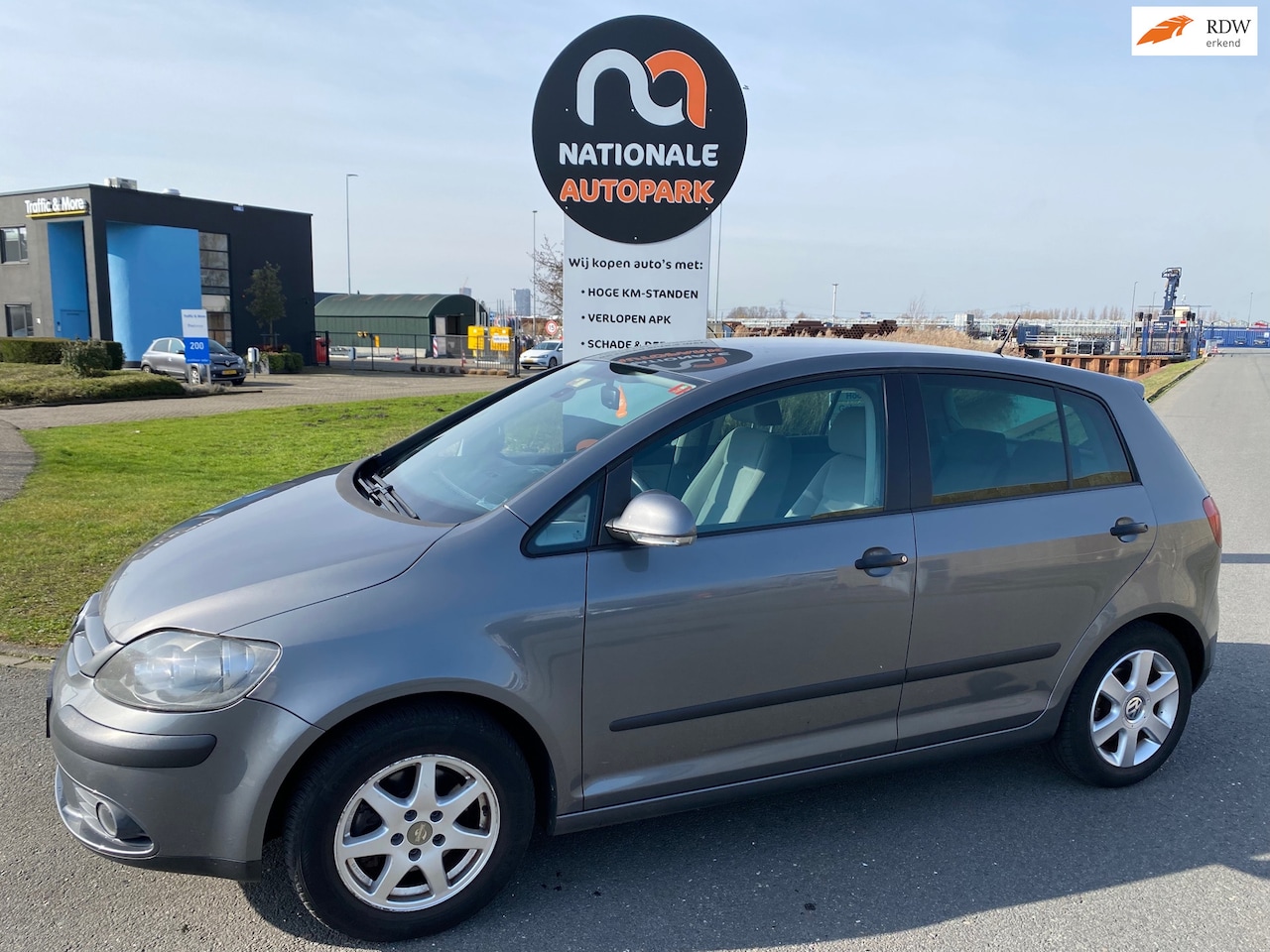 Volkswagen Golf Plus - 2006 * 2.0 FSI Comfortline * AUTOMAAT * AIRCO * ELEC. RAMEN * LMV - AutoWereld.nl