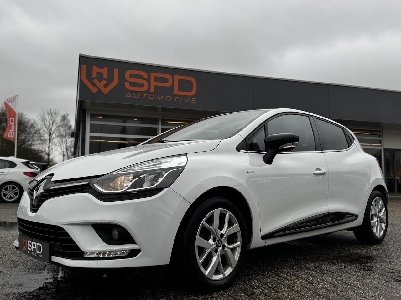 Renault Clio - 0.9 TCe Limited|DAB|Cruise|NAV|LM - AutoWereld.nl