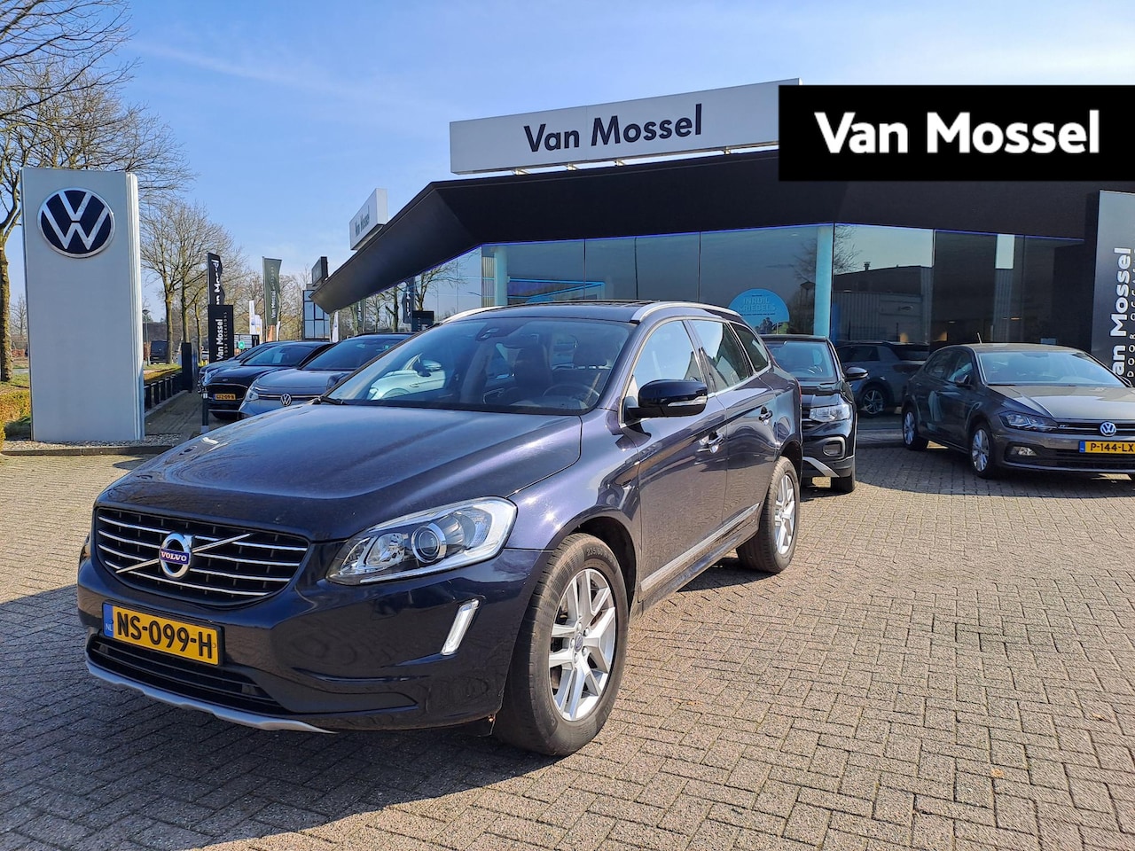 Volvo XC60 - 2.0 T5 FWD Polar+ | TREKHAAK | PANO-SCHUIFDAK | CAMERA | NAVIGATIE | STOELVERWARMING | LED - AutoWereld.nl