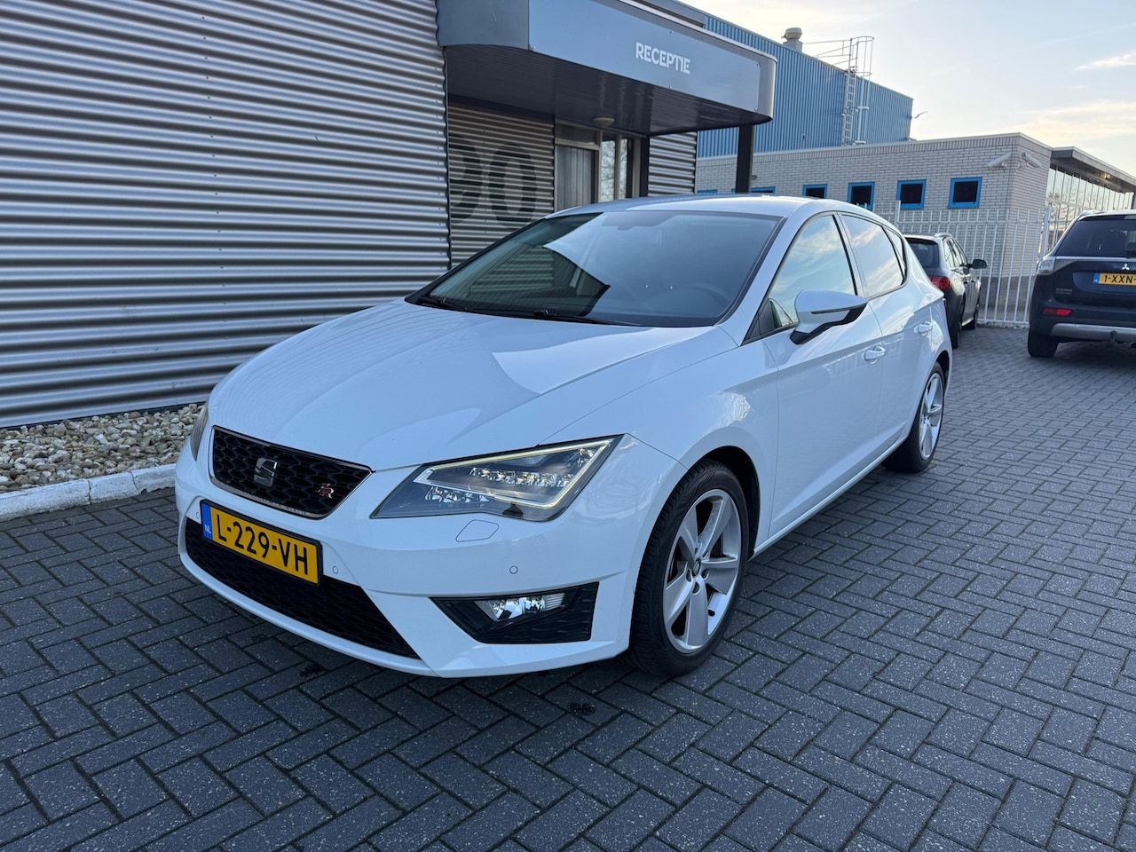 SEAT Leon - 1.8 TSI FR Business 1.8 TSI FR Business - AutoWereld.nl