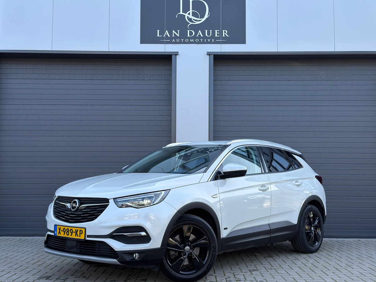 Opel Grandland X - 1.6 Turbo Hybrid Elegance /Camera / Carplay - AutoWereld.nl