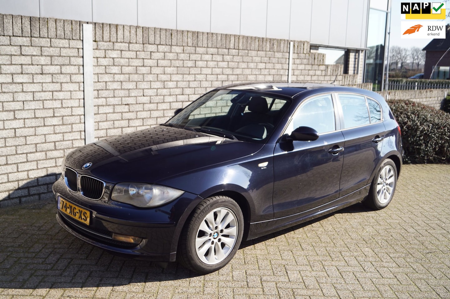 BMW 1-serie - 116i Business Line 5 Deurs Airco Elektrische Ramen en Spiegels Radio CD LMV Boordcomputer - AutoWereld.nl
