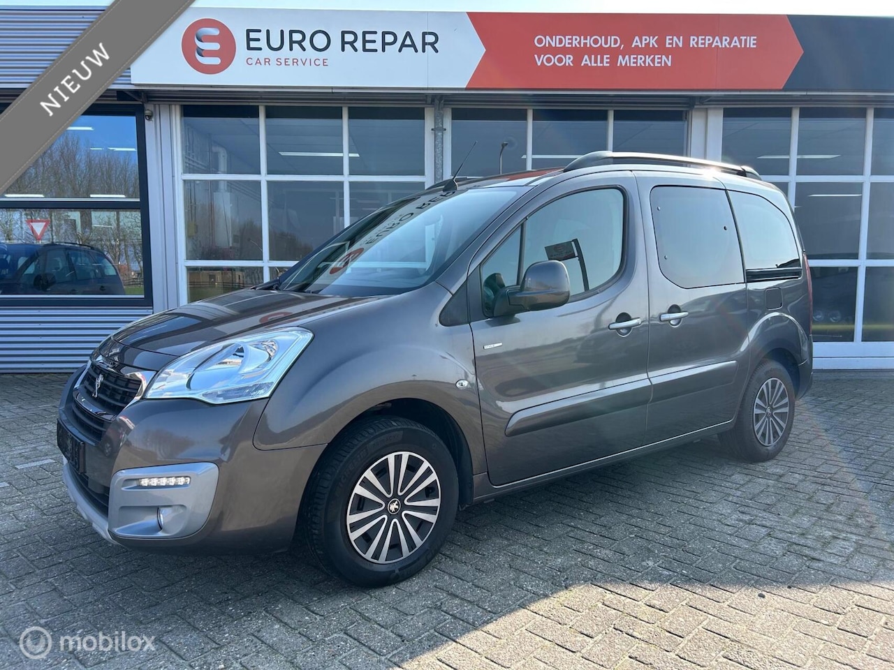 Peugeot Partner Tepee - 1.2 PureTech Style - AutoWereld.nl