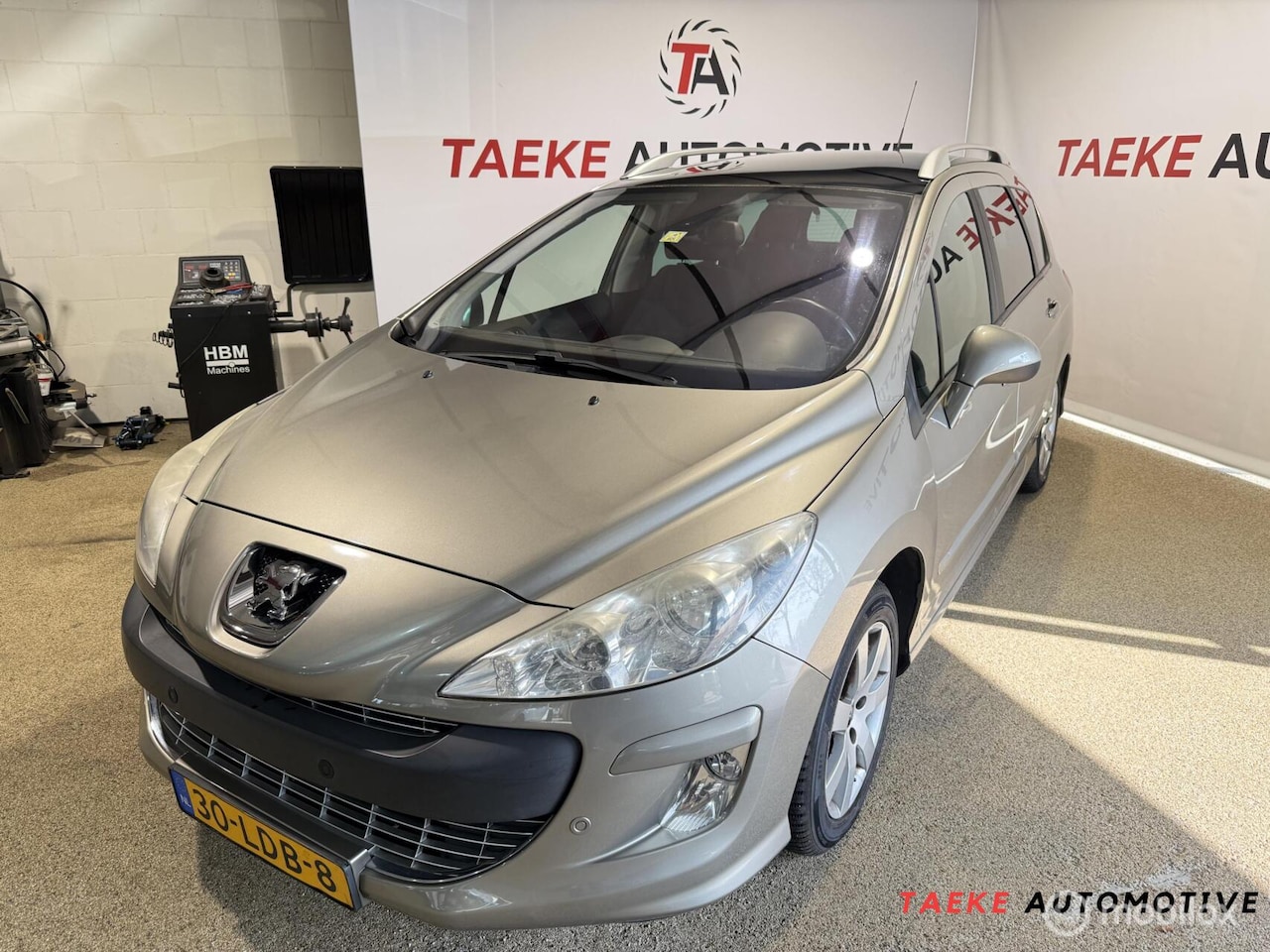 Peugeot 308 SW - 1.6 VTi Blue Lease Executive CLIMA/CRUIS/PANO - AutoWereld.nl