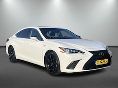 Lexus ES - 300h Business F. Sport Design