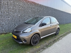 Toyota Aygo - 1.0 VVT-i Now Airco | Groot scherm