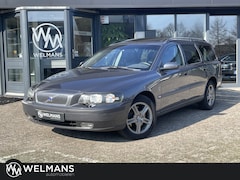 Volvo V70 - 2.4 D5 AWD Automaat | Leder | Schuifdak | Eco-tuning 200 pk