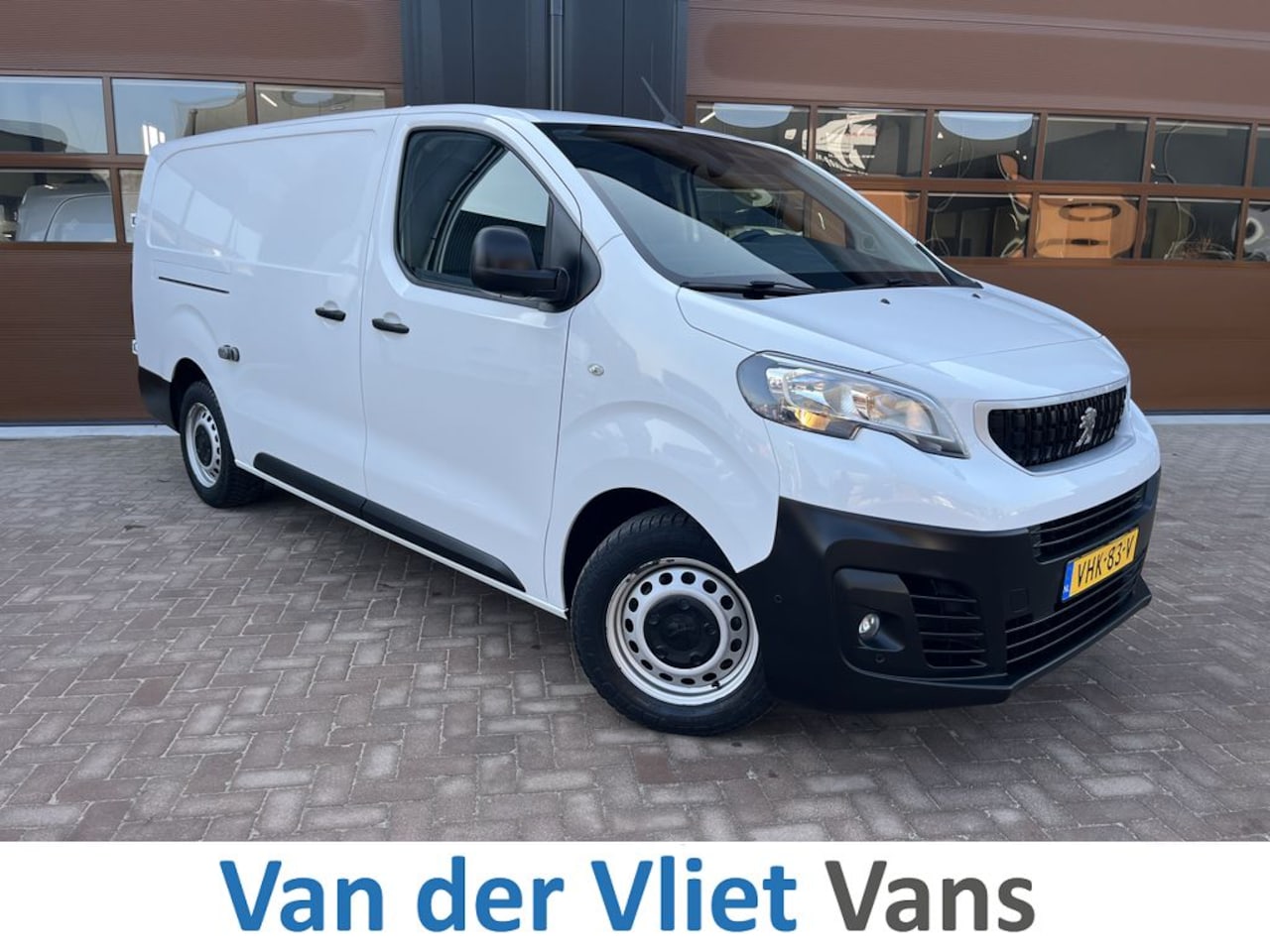 Peugeot Expert - 2.0 HDI E6 123pk Premuim Long, 3-zits Lease €276 p/m, Airco, PDC, Carplay, Onderhouds hist - AutoWereld.nl
