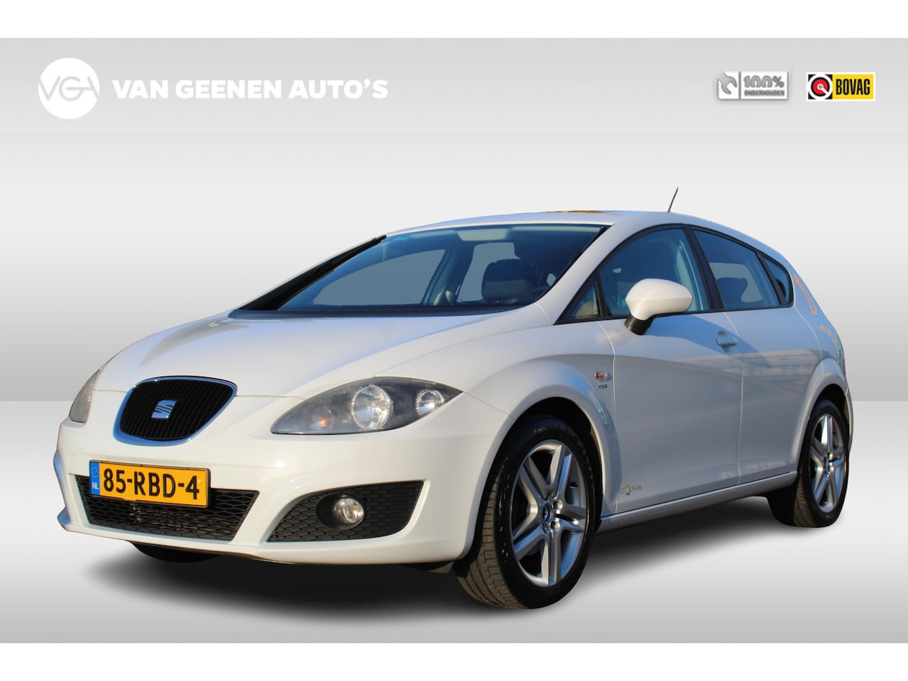 SEAT Leon - 1.2 TSI 105Pk Ecomotive Businessline COPA | Schuif/kantel dak - AutoWereld.nl