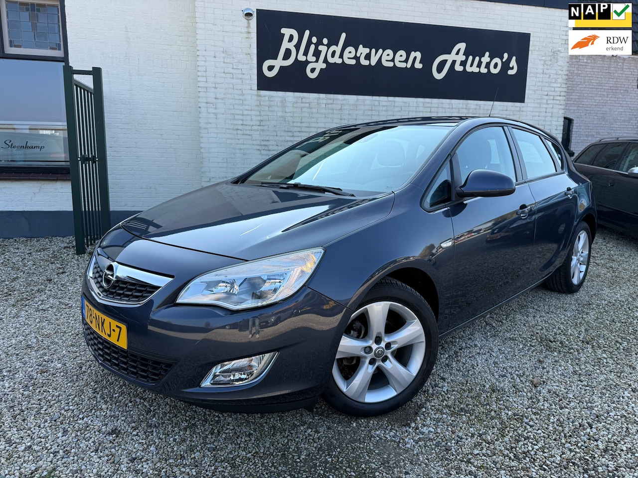 Opel Astra - 1.6 Edition 32.000KM | Org. NL | Dealer Onderhouden | LM | Trekhaak Afnb. - AutoWereld.nl