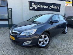 Opel Astra - 1.6 Edition 32.000KM | Org. NL | Dealer Onderhouden | LM | Trekhaak Afnb