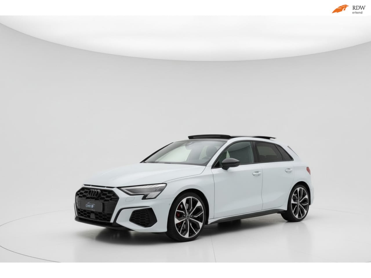 Audi A3 Sportback - 2.0 TFSI S3 quattro Edition One 310PK PANO - AutoWereld.nl
