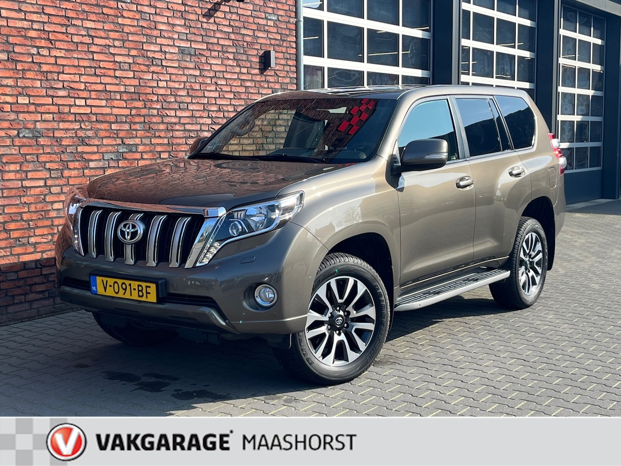 Toyota Land Cruiser - 2.8 D-4D-F VX Blind Van AchteruitrijCam./Clima/Airco/Cruise/Trekhaak/Navi/Bluetooth - AutoWereld.nl