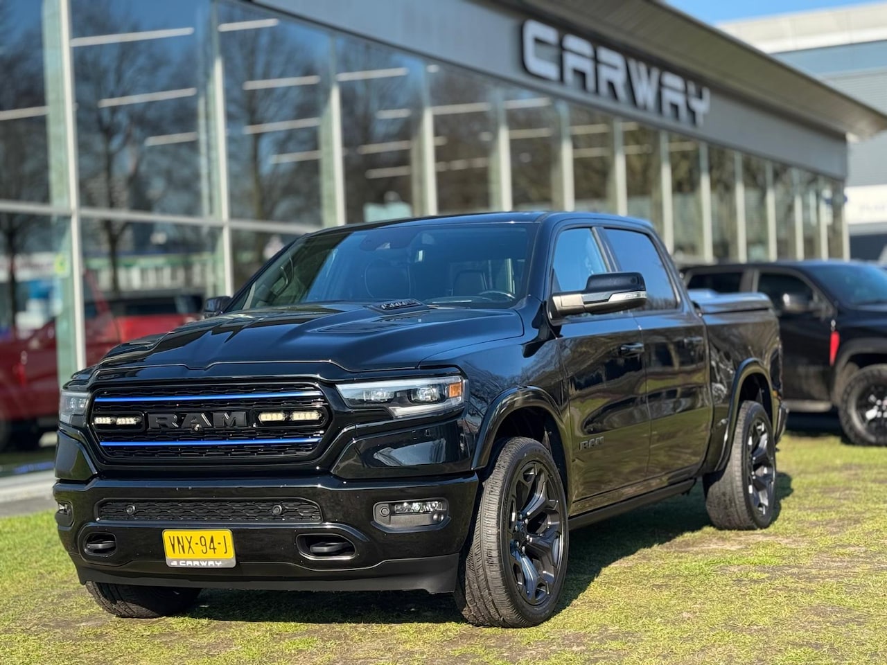 Dodge Ram 1500 - 5.7 V8 HEMI LIMITED NIGHT NL-AUTO - AutoWereld.nl