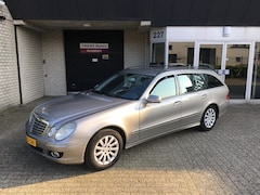 Mercedes-Benz E-klasse Estate - 200 K. Elegance / NL-AUTO / AUTOMAAT / CLIMA / ALU VELGEN / APK MAART 2027