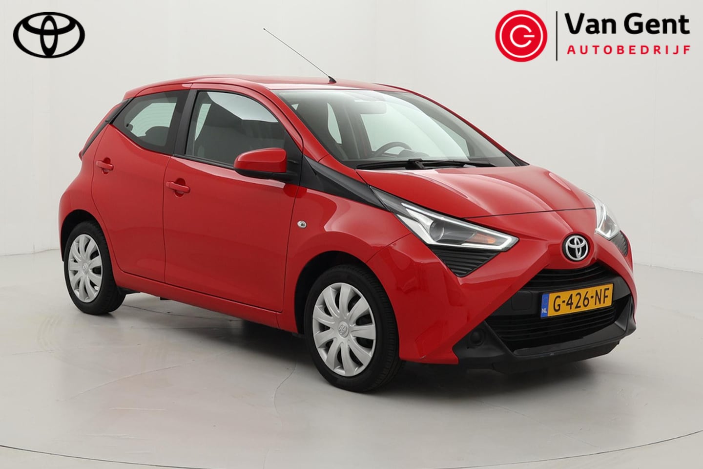 Toyota Aygo - 1.0 VVT-i x-play | Apple Carplay / Android Auto | Airco | Cruise Control | Camera | Blueto - AutoWereld.nl