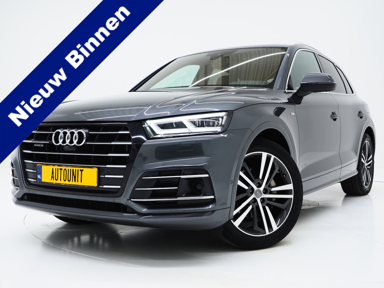 Audi Q5 - 55 TFSI e quattro Competition | Panoramadak | Luchtvering | Trekhaak | Adaptive Cruise | K - AutoWereld.nl