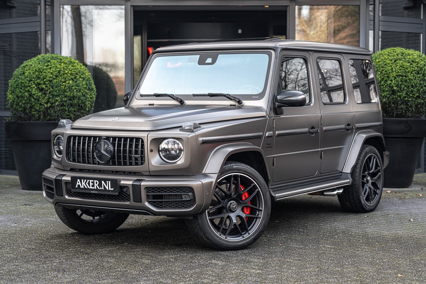 Mercedes-Benz G-klasse - G63 AMG | MANUFAKTUR lak | Massage | St.kachel | 240 km/h | Night Pakket - AutoWereld.nl