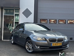 BMW 5-serie - 520i High Executive |Pano|Leder|Elek. stoelen Memory|Stoelv.|PDC V+A |AutoHold |Xenon|NAP