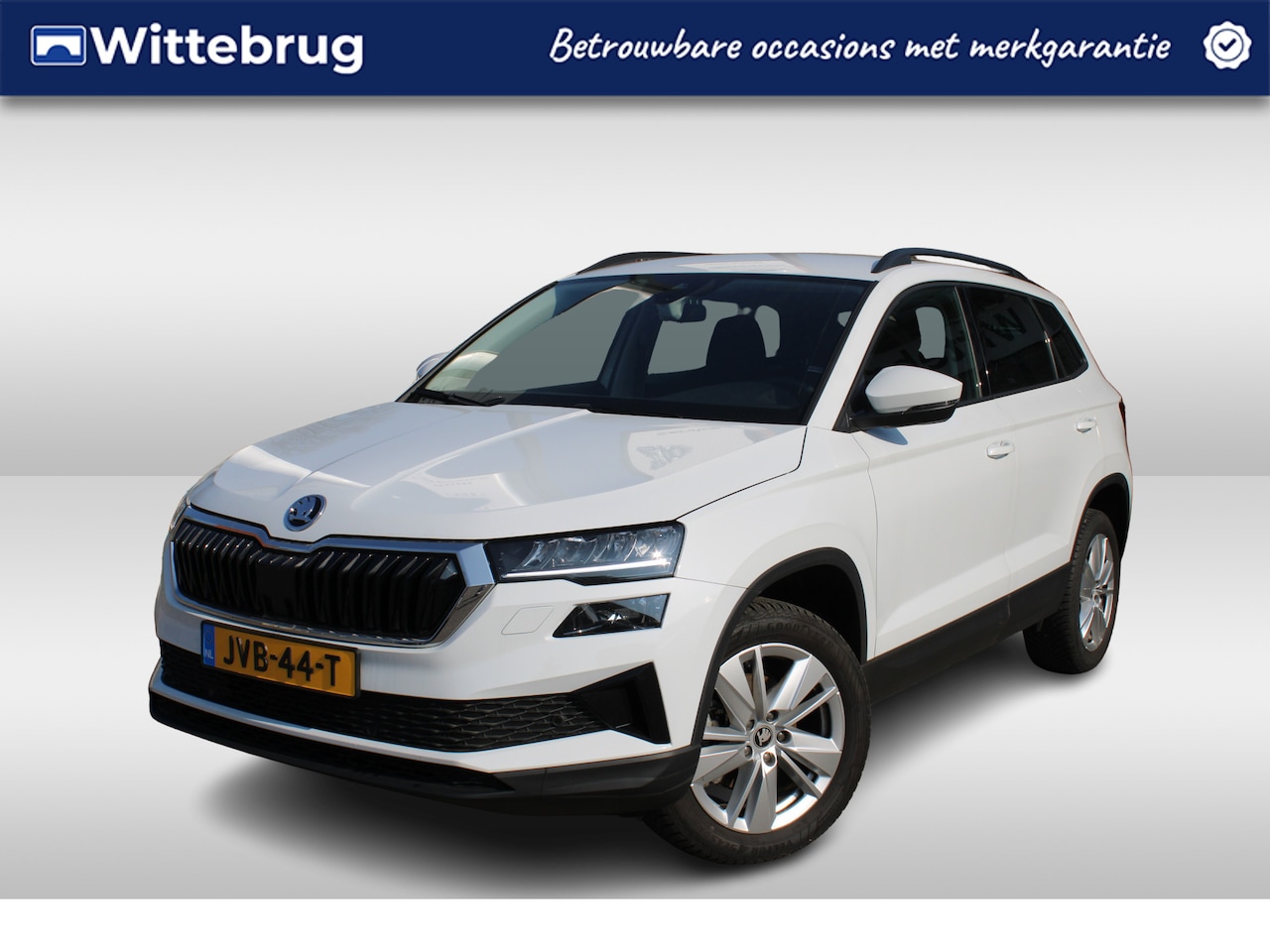 Skoda Karoq - 1.0 TSI 115pk Selection / Navigatie by APP / LM 17 inch / Parkeersensoren / Camera / LED / - AutoWereld.nl