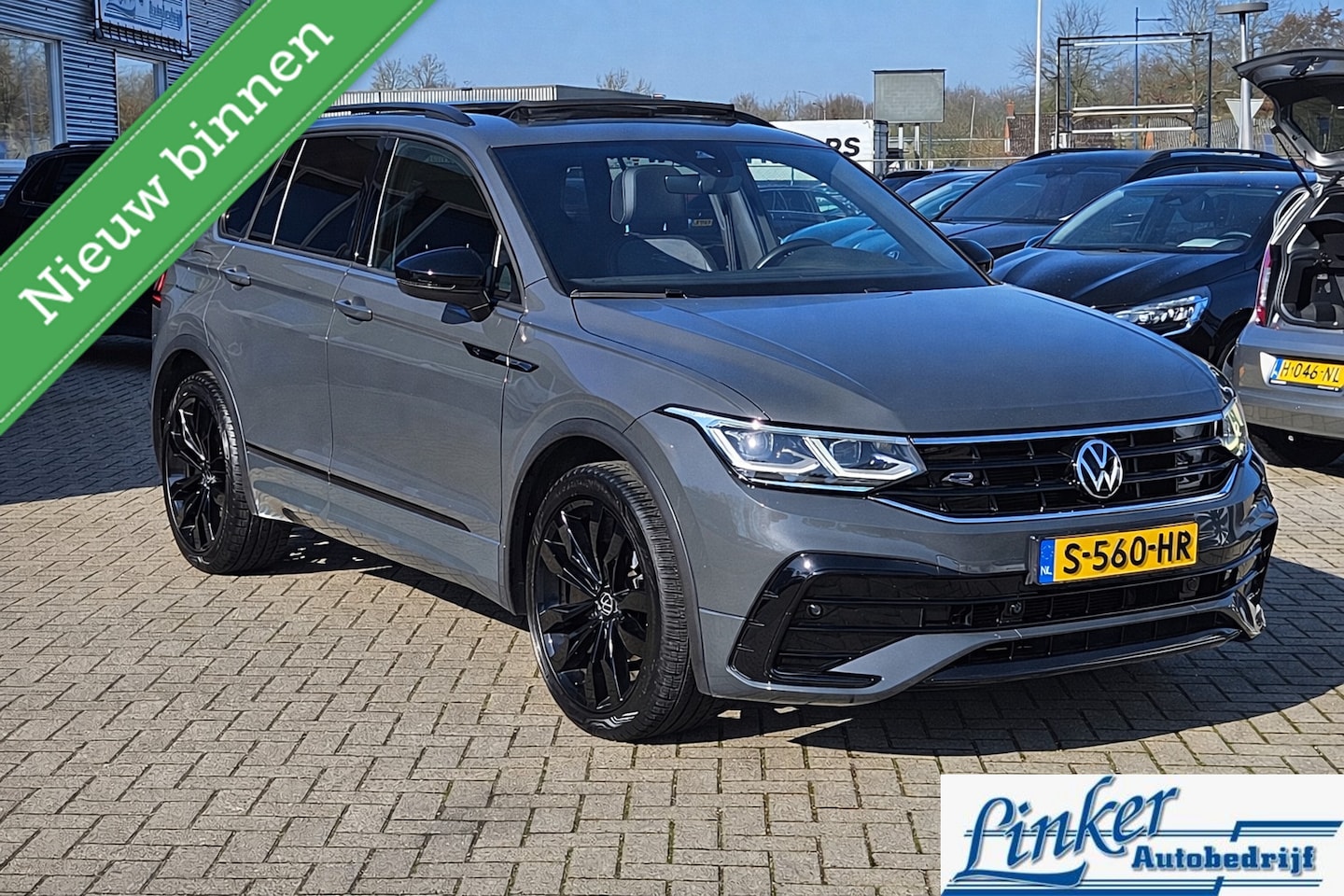 Volkswagen Tiguan - 1.5 TSI R-Line BLACK LINE PANO STOELVERW 20INCH DOLPHIN GREY - AutoWereld.nl